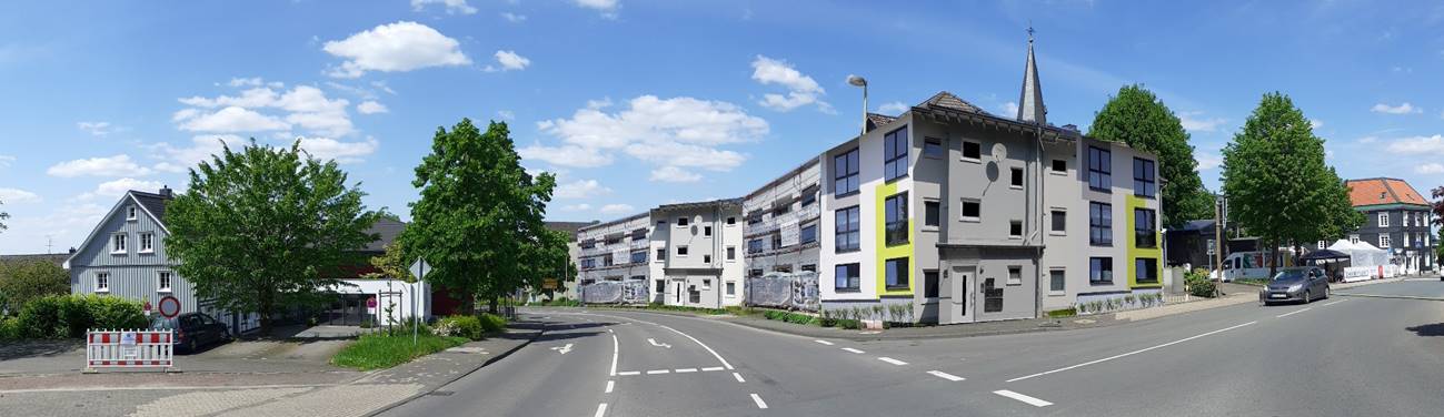 Ein Bild, das drauen, Himmel, Panorama, Strae enthlt.

Automatisch generierte Beschreibung